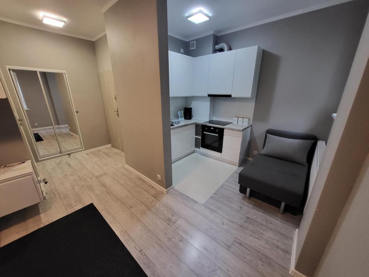 Apartament 1 *